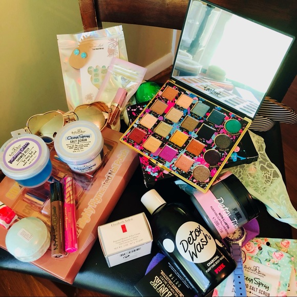 PINK Victoria's Secret Other - Lisa’s & her Girl’s 🎊🤗